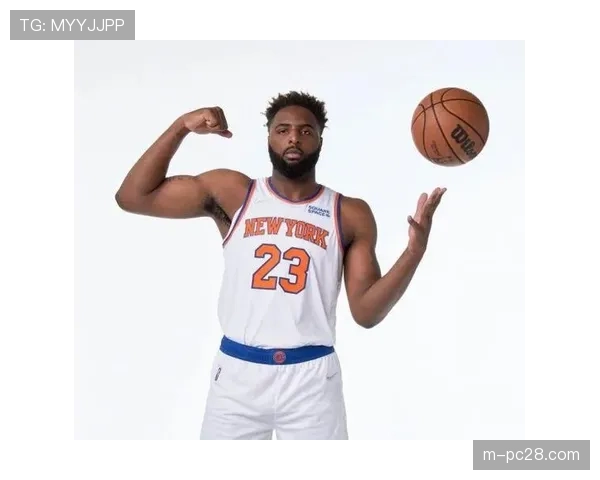 米切尔·罗宾逊抢下关键前场篮板并补篮得手,尼克斯一分险胜奇才